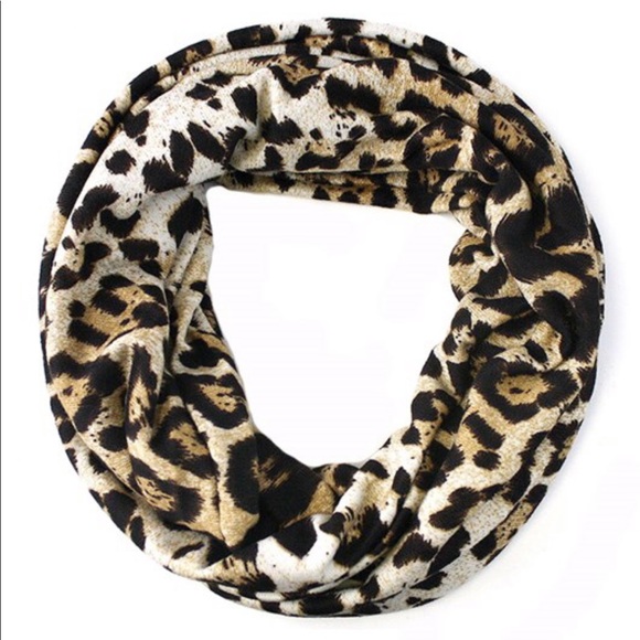 •LAST ONE• Tan Leopard Infinity Scarf - Picture 6 of 6